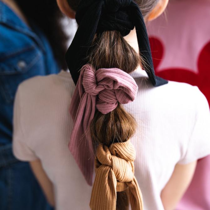 SCRUNCHIE WITH TAIL NUDE RIB