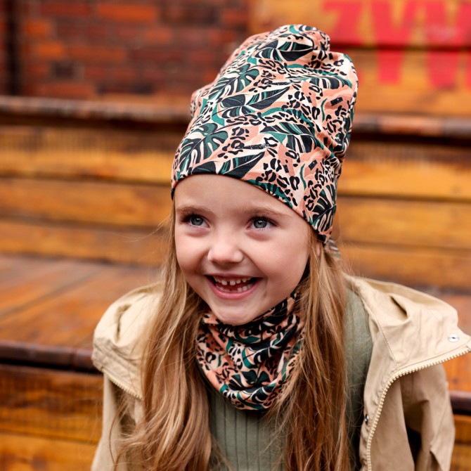 GIRL BEANIE WITH TUB MONSTERA