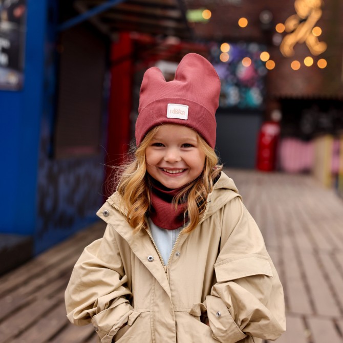 GIRL BEANIE WITH TUB MILK CHOCO LINE