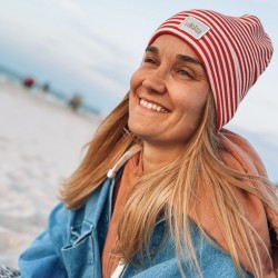 GIRL BEANIE WITH TUB RED STRIPES LINE
