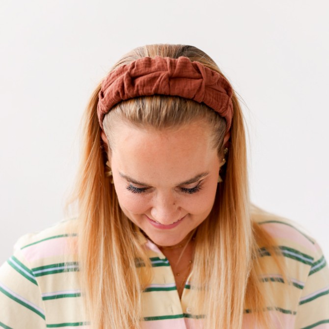 RIPPLE HEADBAND MUSLIN CZEKOLADA