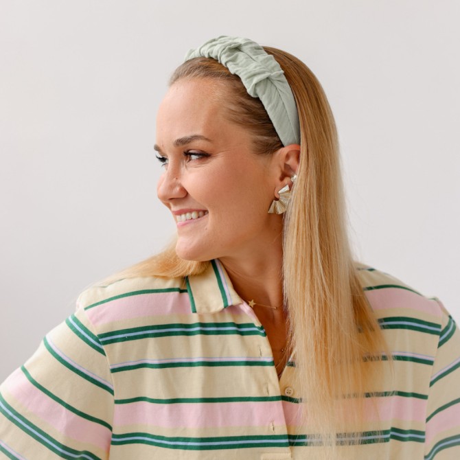 RIPPLE HEADBAND MUSLIN PISTACJA